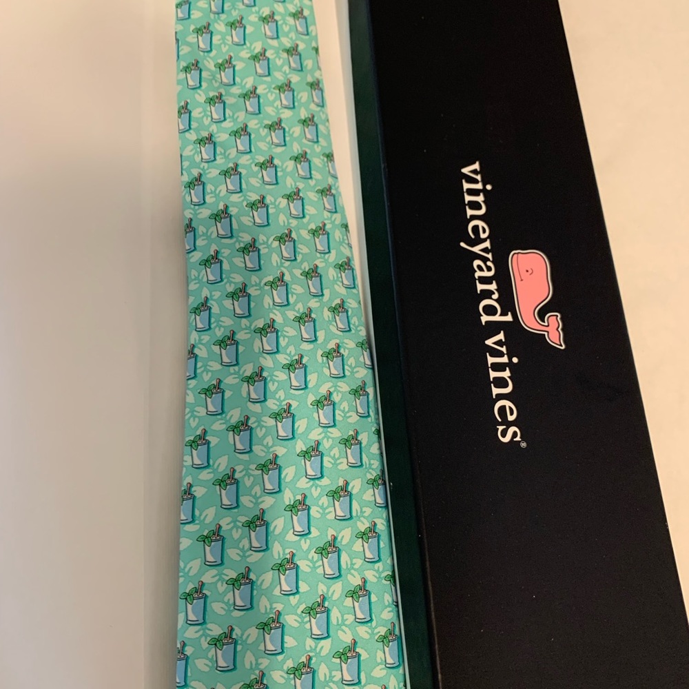 Vineyard Vines Kentucky Derby mint julep tie. NWOT.